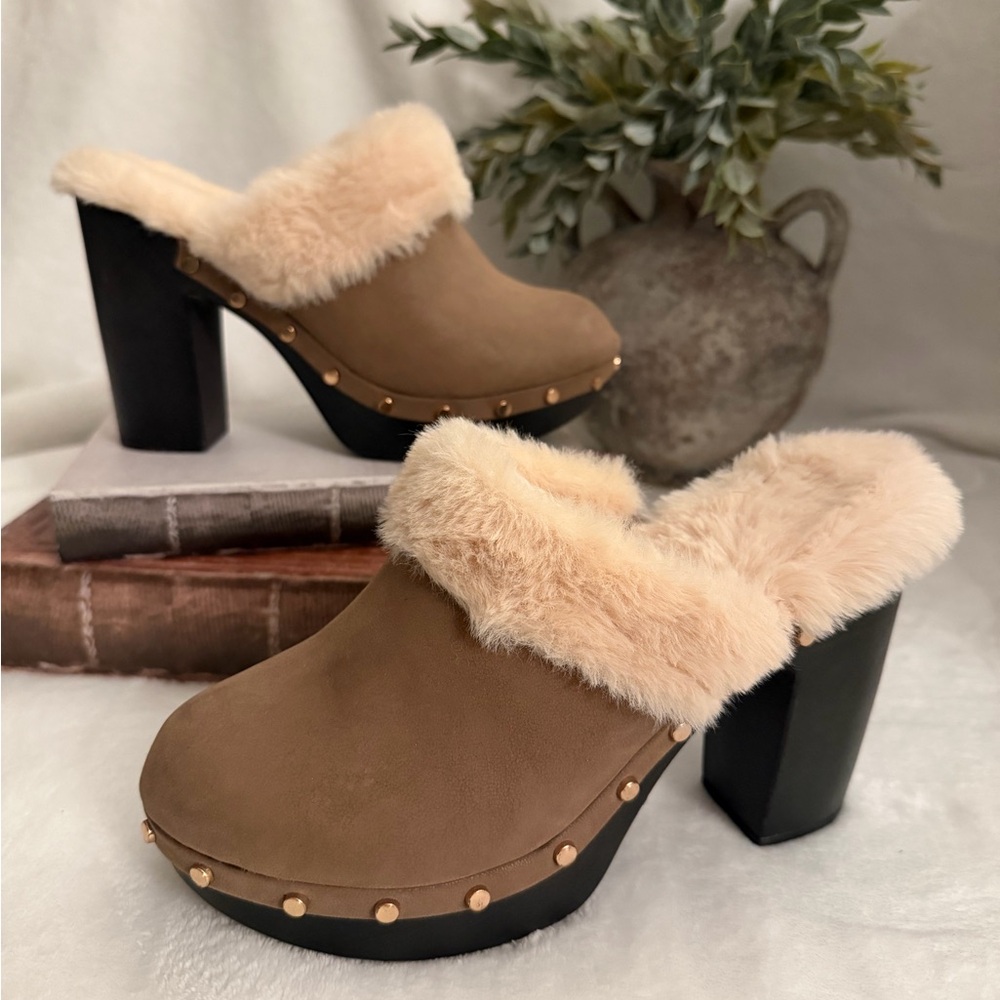 Women’s Faux Fur Lined Heeled Clogs